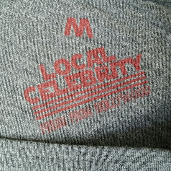 Local Celebrity NY ❤'s Me Unisex T-shirt sz. M - Picture 4 of 6